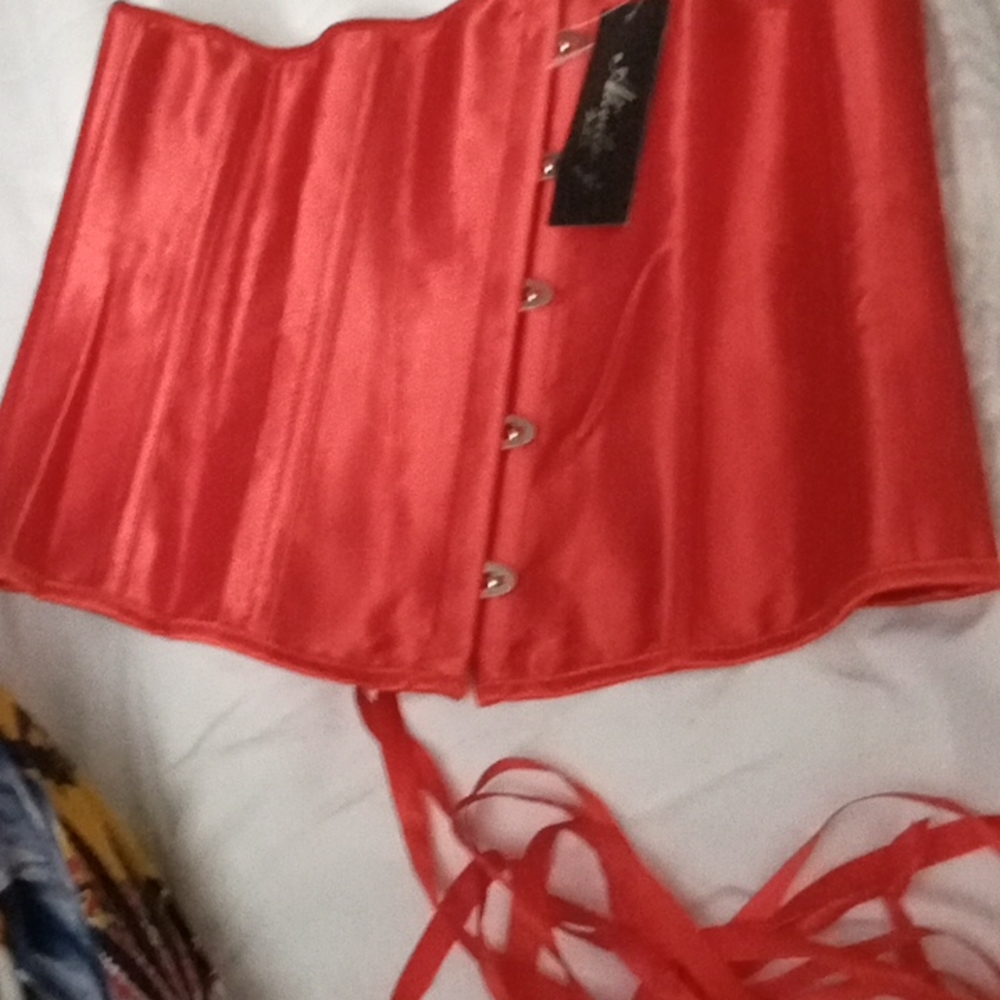 Corsets - Picture 2 of 4